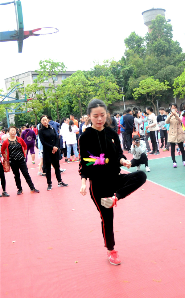 19095FD2E99AD7DB051DF610D41156F9.jpg