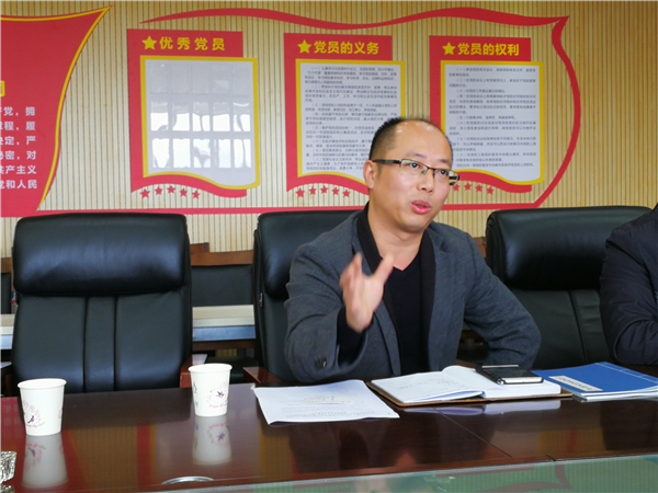 4遂宁东辰荣兴国际学校董事长助理刘洪文介绍有关情况.jpg